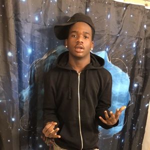 Meet your Posher, Lamoris